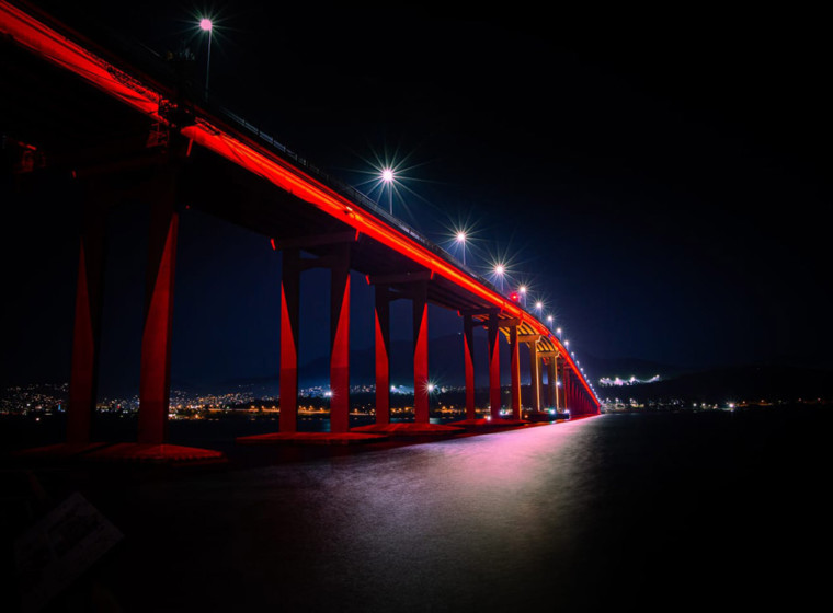 ENTTEC gear controls spectacular Tasman Bridge LED lighting